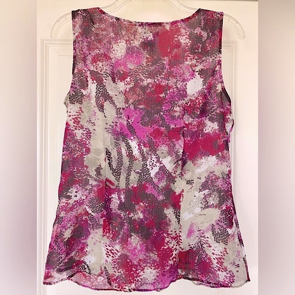 Ann Taylor Petite Top🌺🌸 - Picture 4 of 9